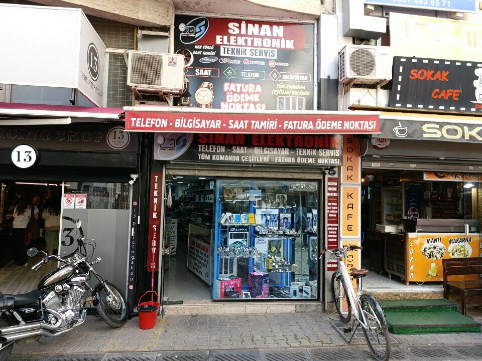 Mobile phone store Sinan Electronics, Izmir, photo