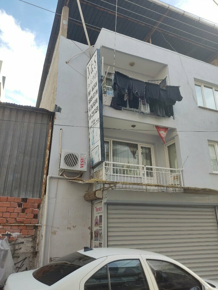 Clothing store N & S Collection, Izmir, photo