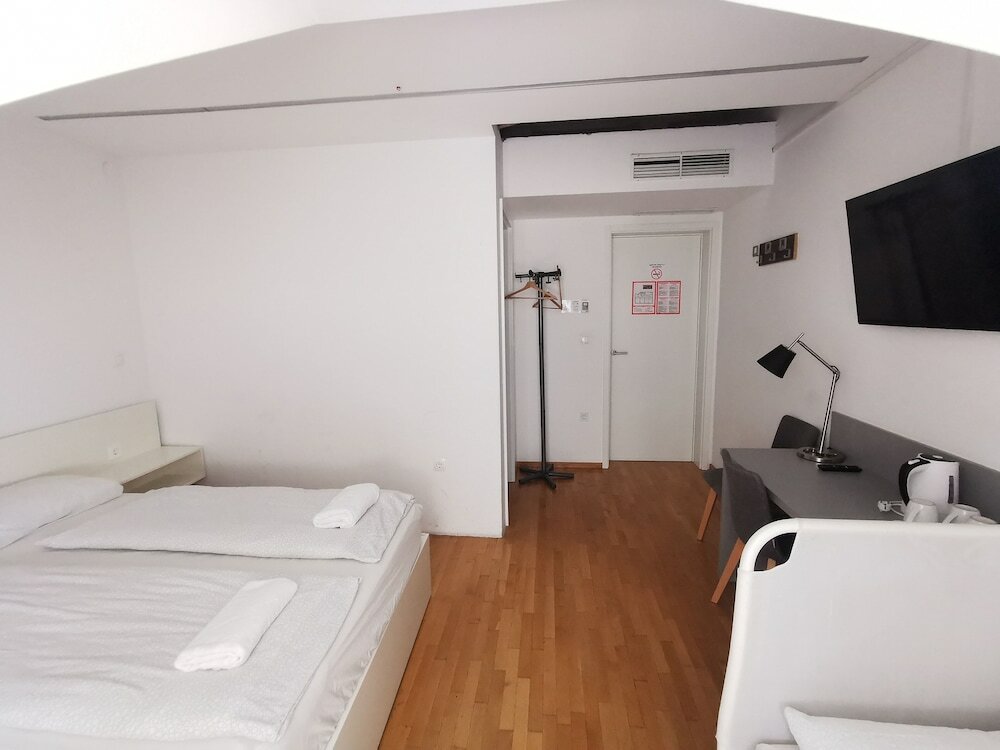 Фото Rooms Sincere 1830