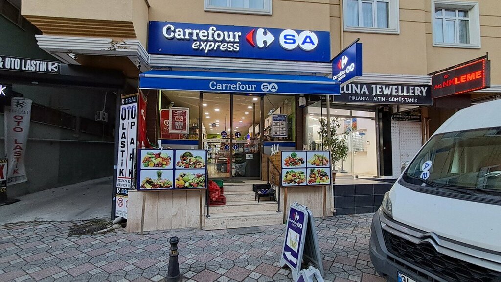 Supermarket CarrefourSA, Istanbul, photo