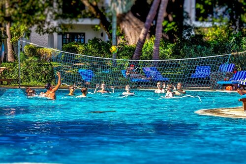 Гостиница Diani Sea Resort в Кении