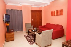 Prestige Suites (Lokko Street, 25) ، فندق
