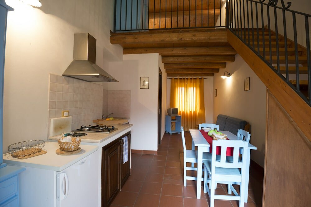 Фото Agriturismo Borgo degli Ulivi