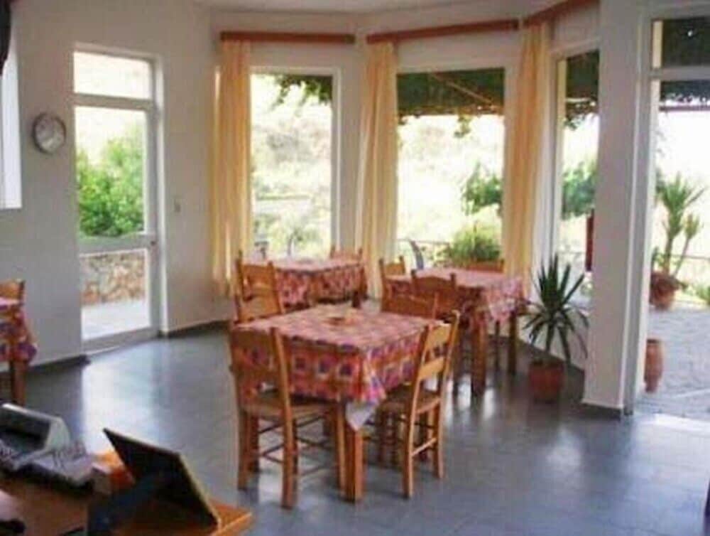 Фото Apartment Hotel Irida