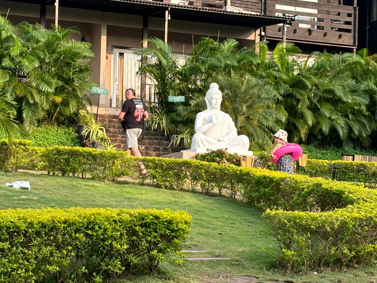 Фото Stone Wood Resort