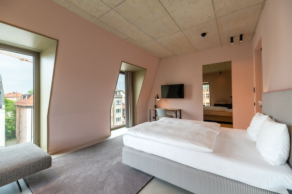 Фото Miano Hotel & Bar