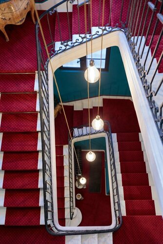 Гостиница Hotel de L'Amphitheatre в Ниме