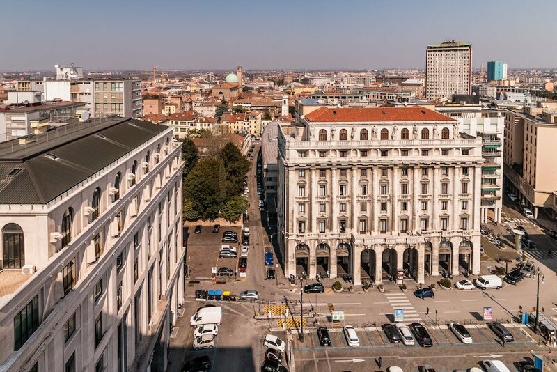 Апартаменты Padova Tower City View Bora в Падуе