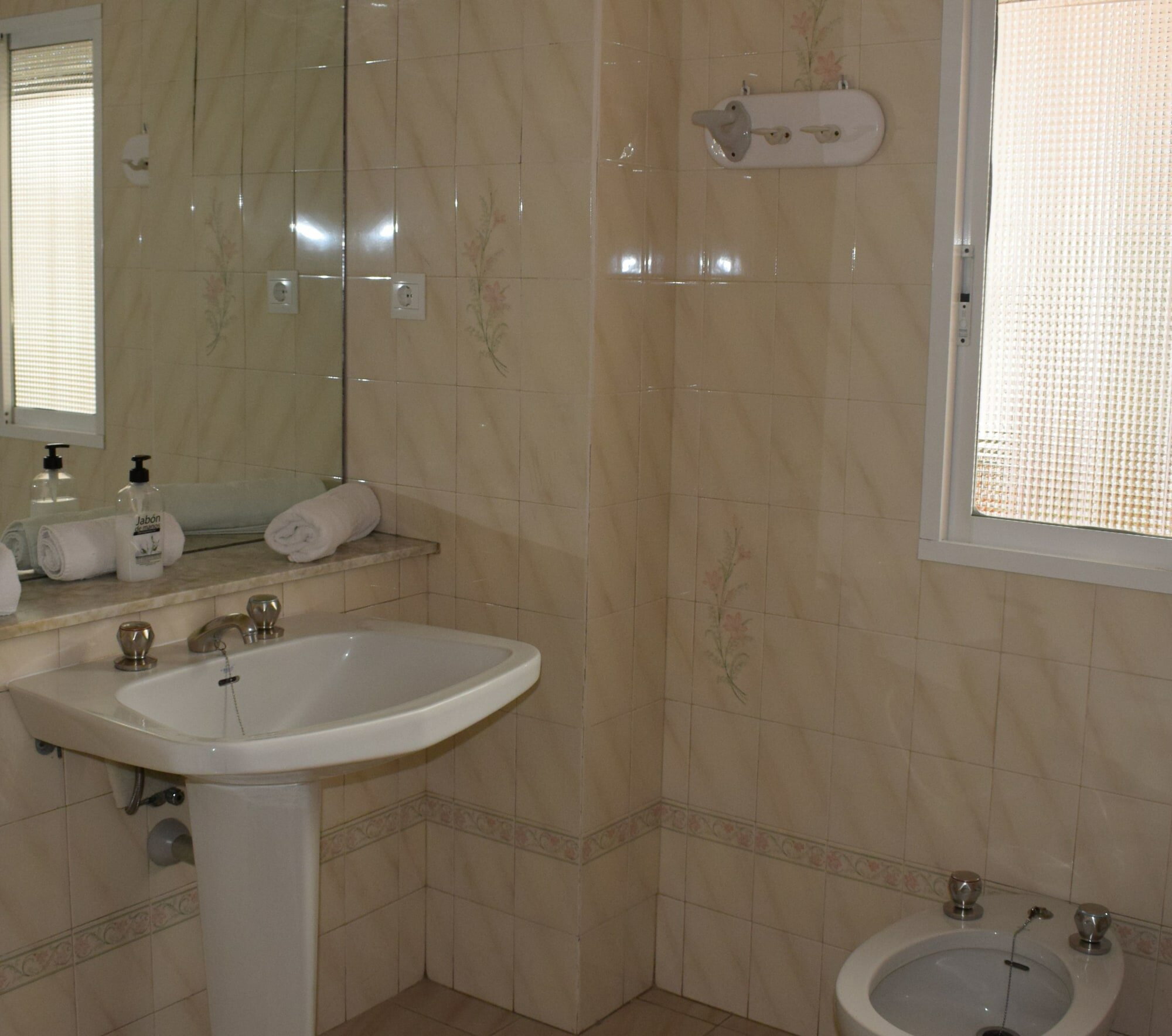 Фото Apartamentos El Jardin