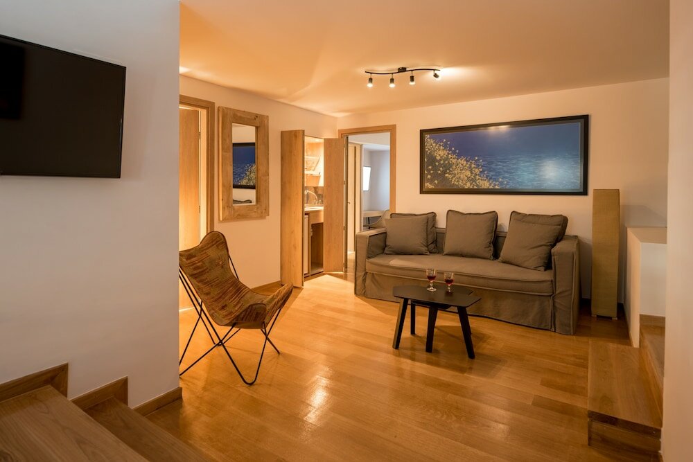 Фото Fos DownTown Suites