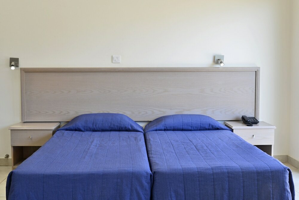 Фото Makronisos Holiday Village