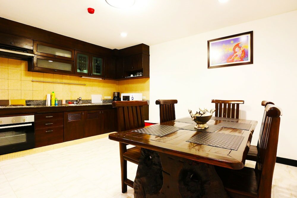 Фото Serena Sathorn Suites