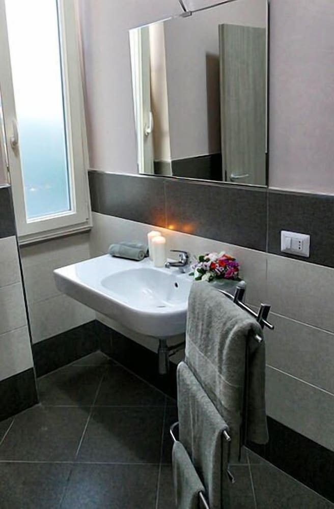 Фото Cairoli Exclusive Rooms & Suite