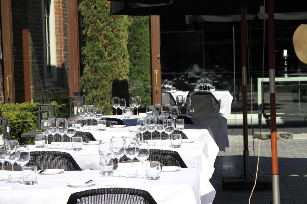 Фото The College Hotel