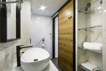 Фото DeZign Superior Apartments