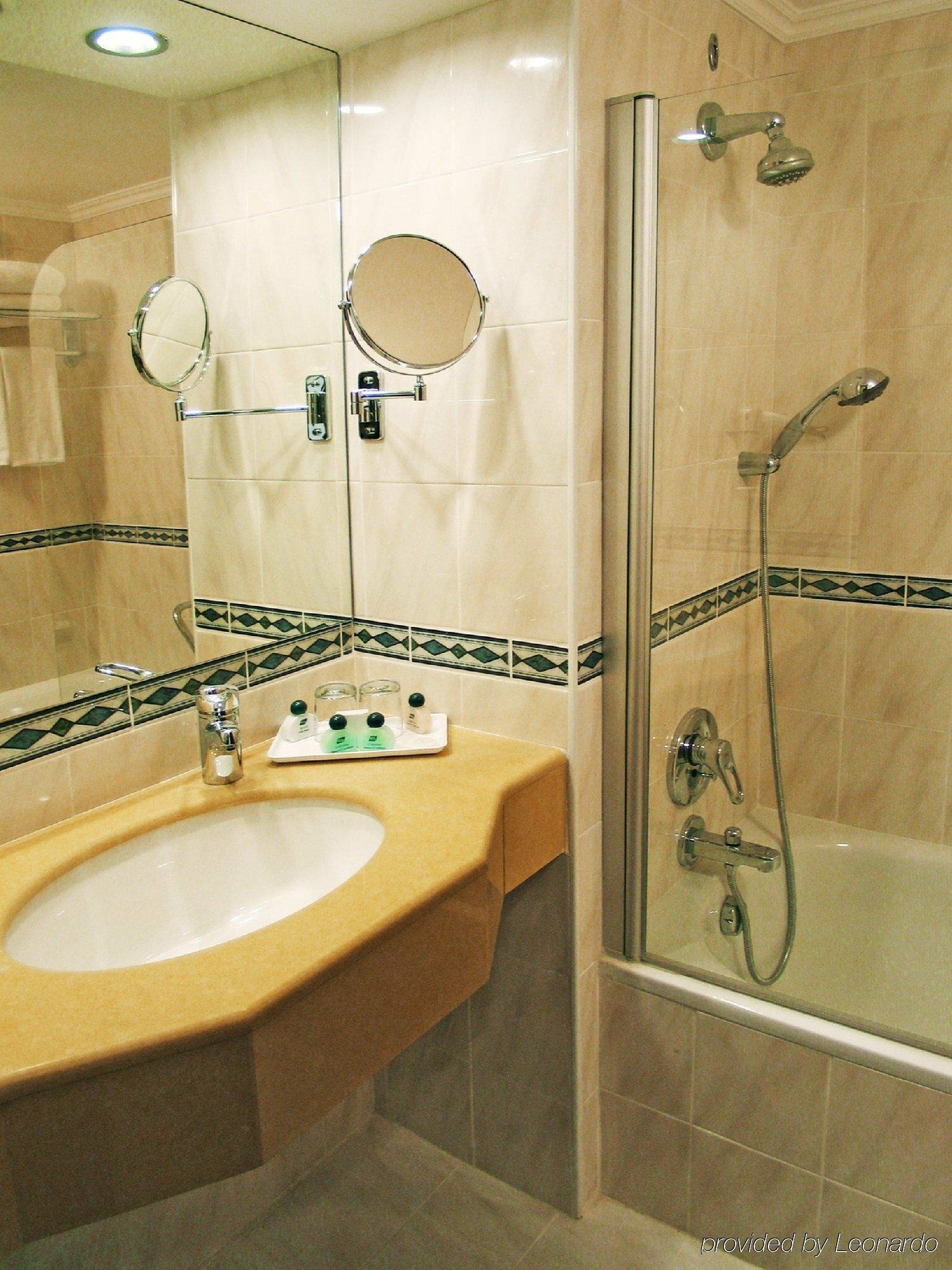 Фото Grand Beach Hotel