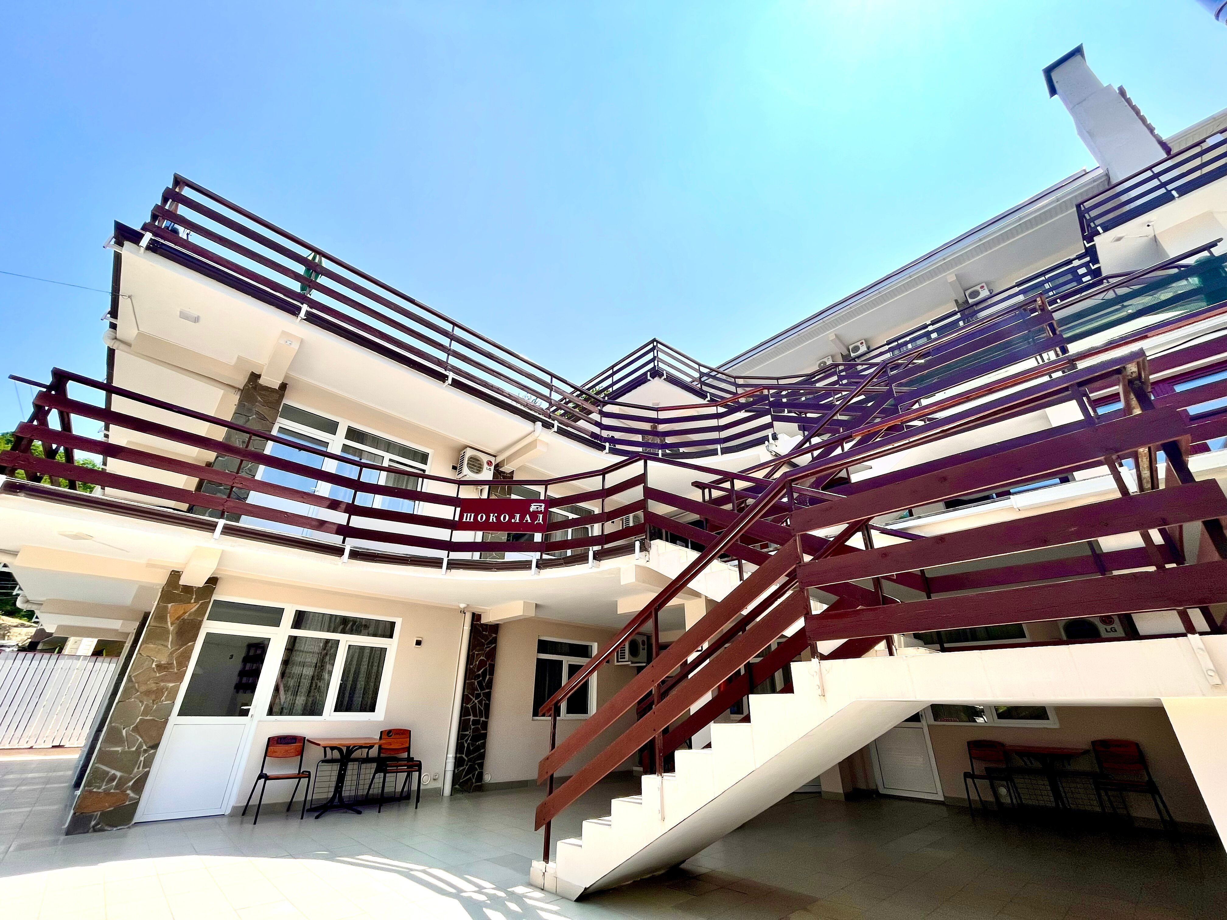 Фото отеля 1