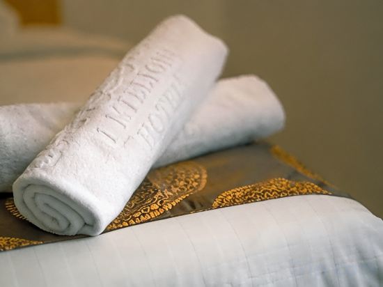 Фото 1 Million Hotel