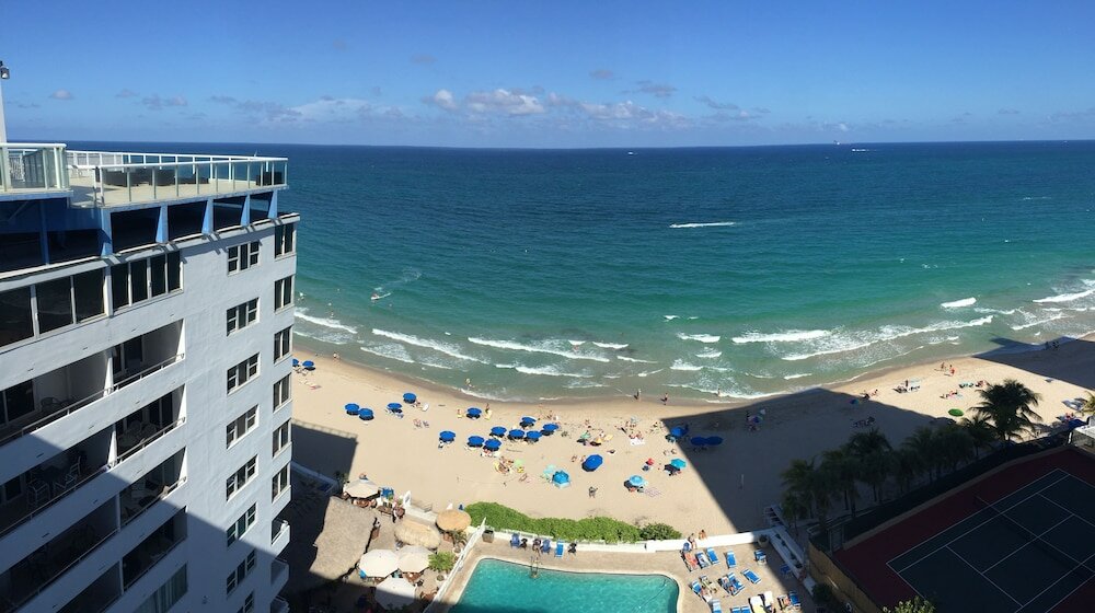 Фото Ocean Manor Beach Hotel