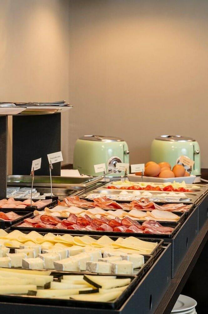 Фото Hotel Basilea