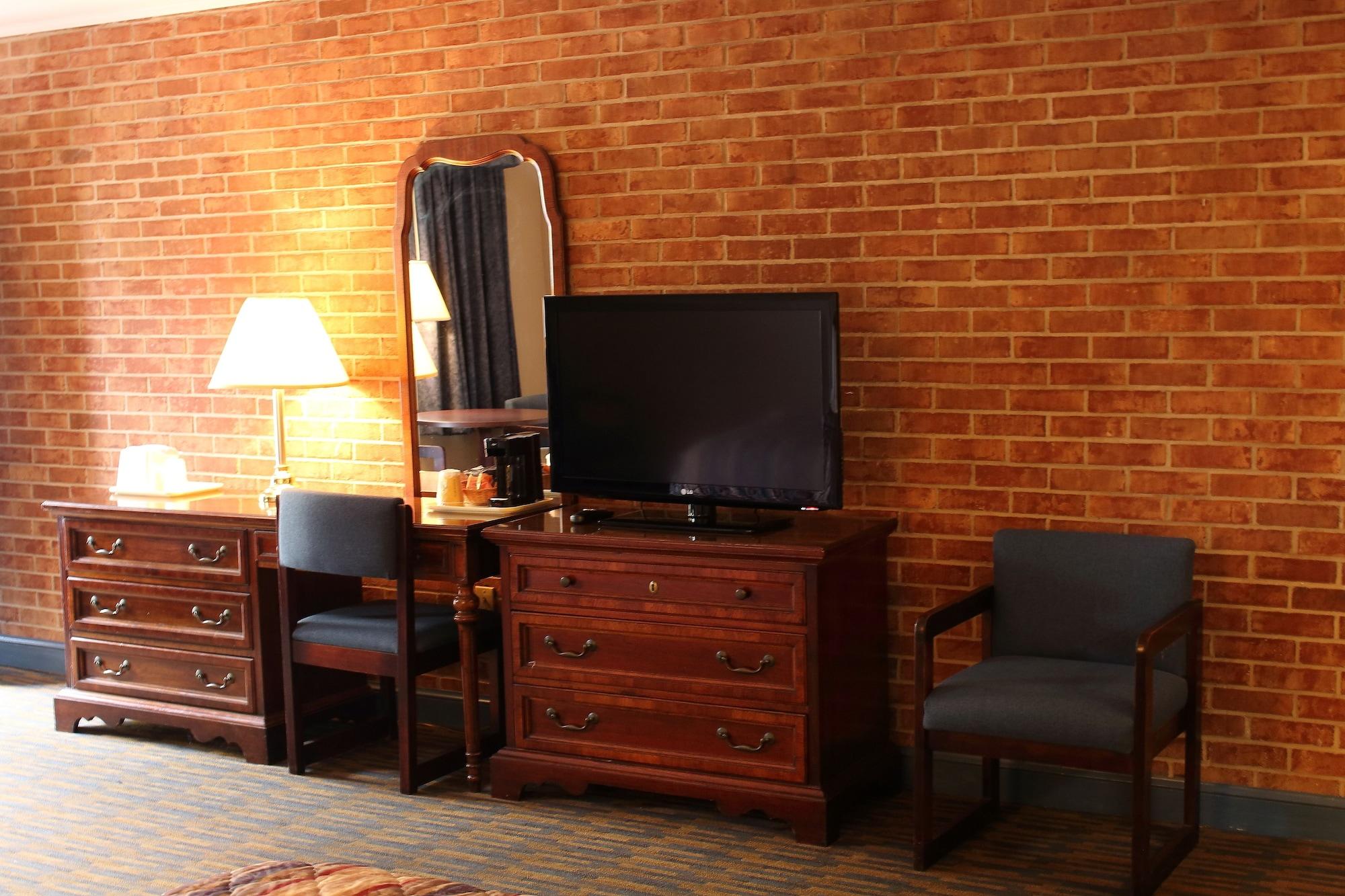 Фото Governor House Inn