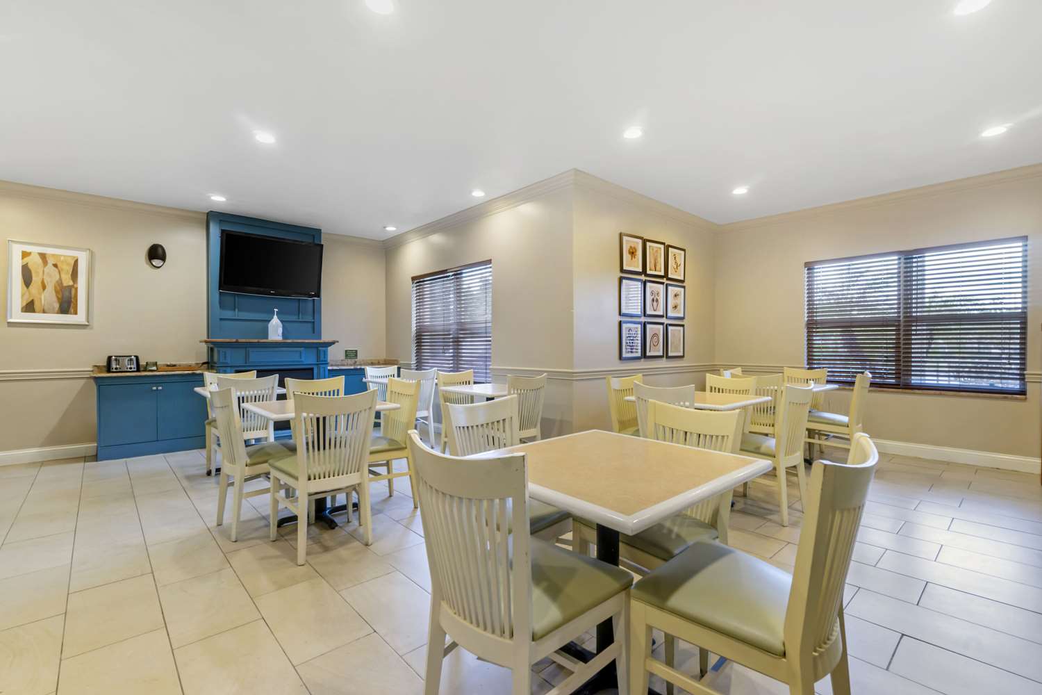 Фото Country Inn & Suites by Radisson, Tampa Airport North, Fl