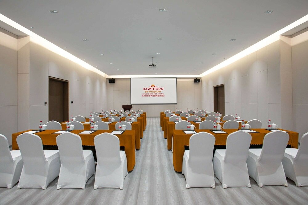 Фото Hawthorn by Wyndham Honghe Mile Hot Spring