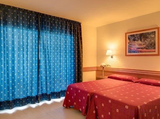 Фото H·top Pineda Palace