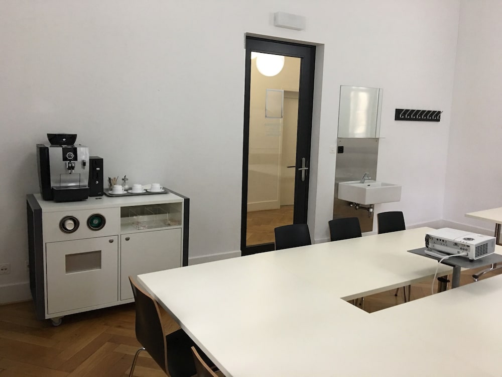 Фото Geneva Hostel