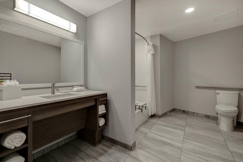 Фото Home2 Suites by Hilton Petaluma
