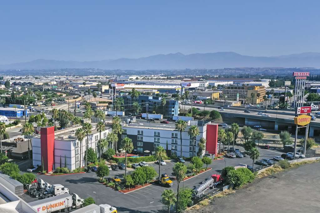 Фото Best Western Plus Commerce Hotel