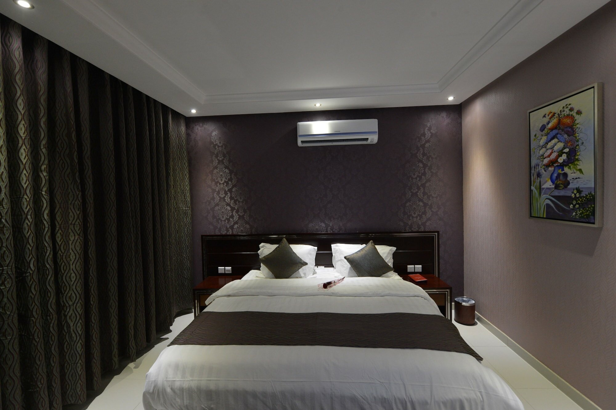 Фото La Fontaine Al Shorouq Suites