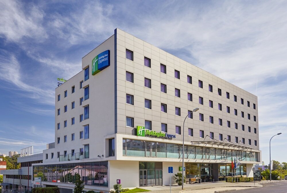 Фото Holiday Inn Express Lisbon Alfragide, an Ihg Hotel