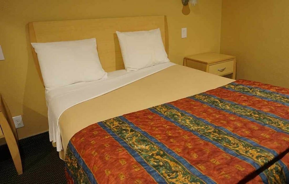 Фото Geneva Motel