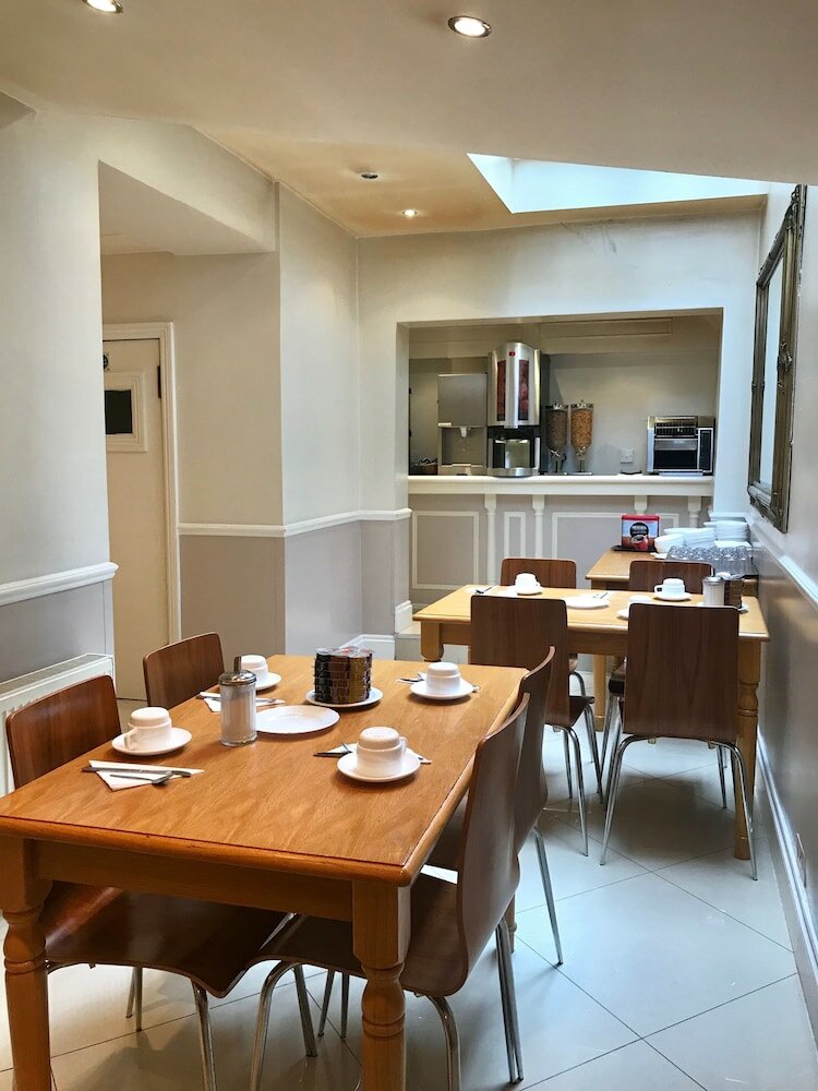 Фото Wedgewood Hotel