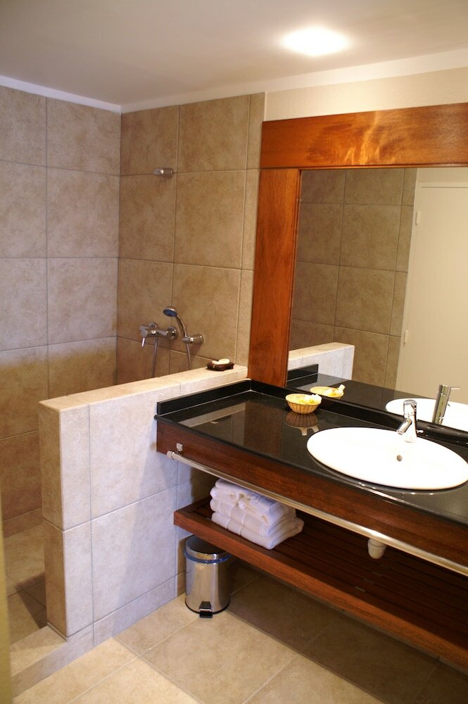 Фото Le Stanley Hotel and Suites