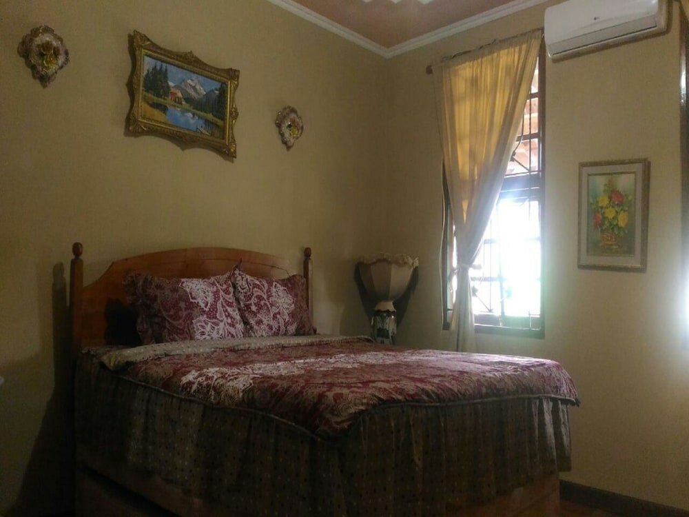 Фото Villa Kota Bunga Aster