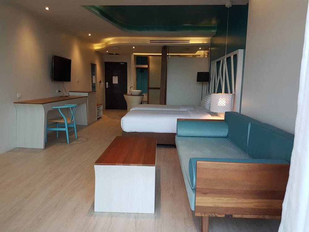Фото The Whe-la Wha-le Hotel