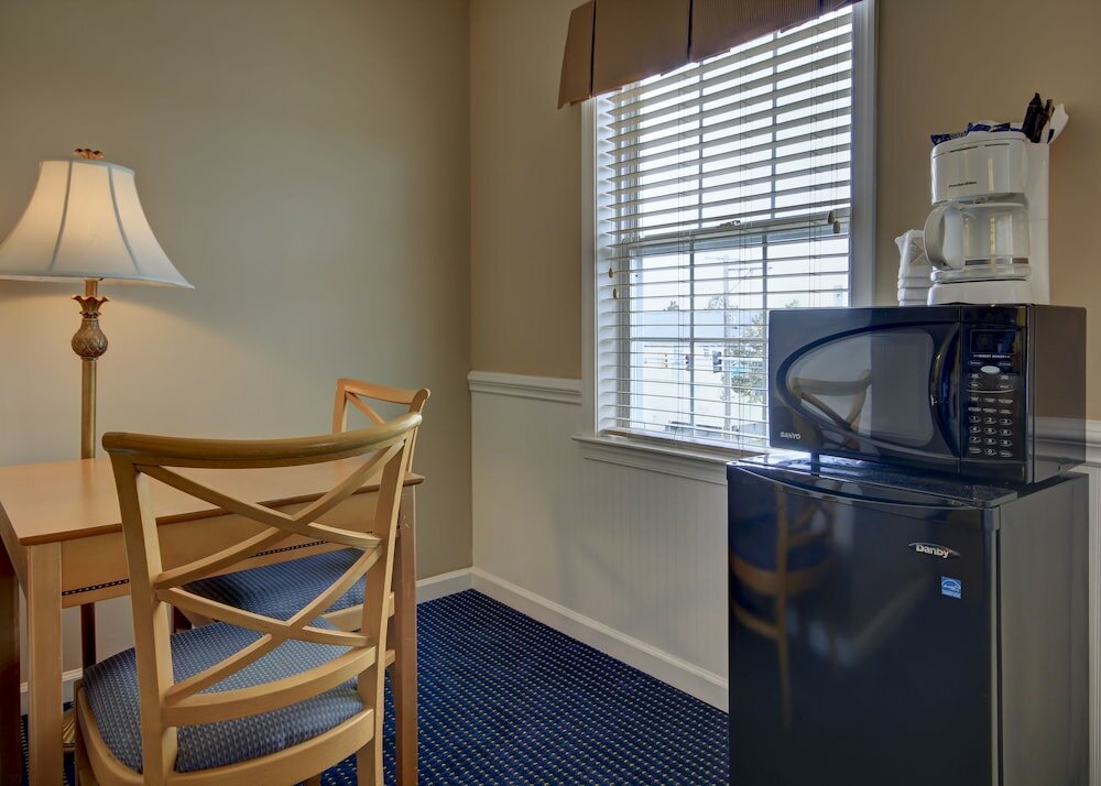 Фото Ambassador Inn