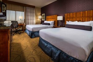 DoubleTree by Hilton Carson (California, BART, Civic Center / UN Plaza Station) ، فندق