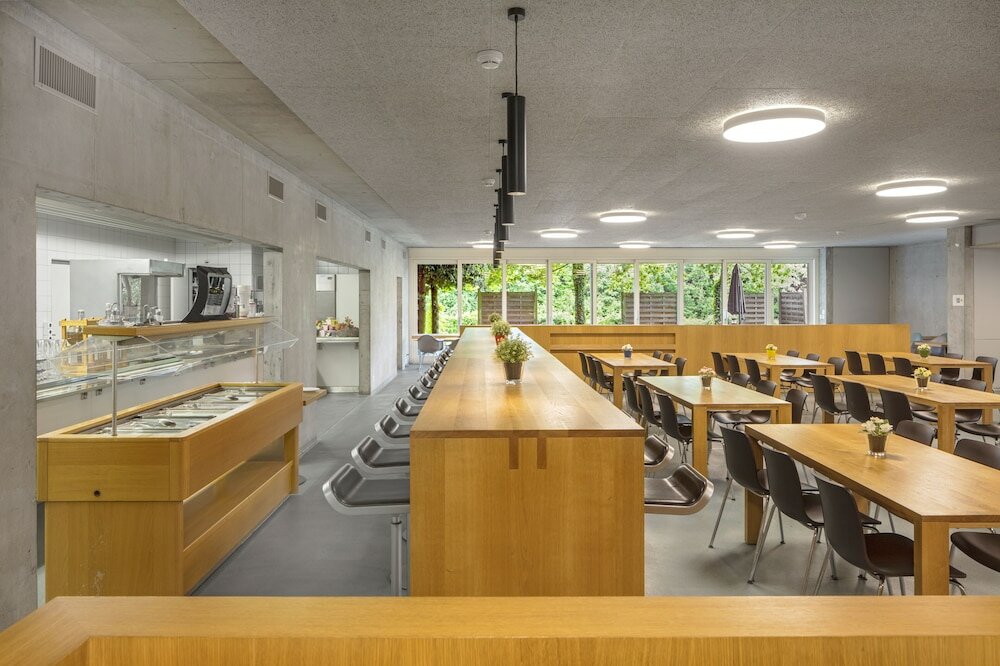 Фото Lausanne Youth Hostel Jeunotel