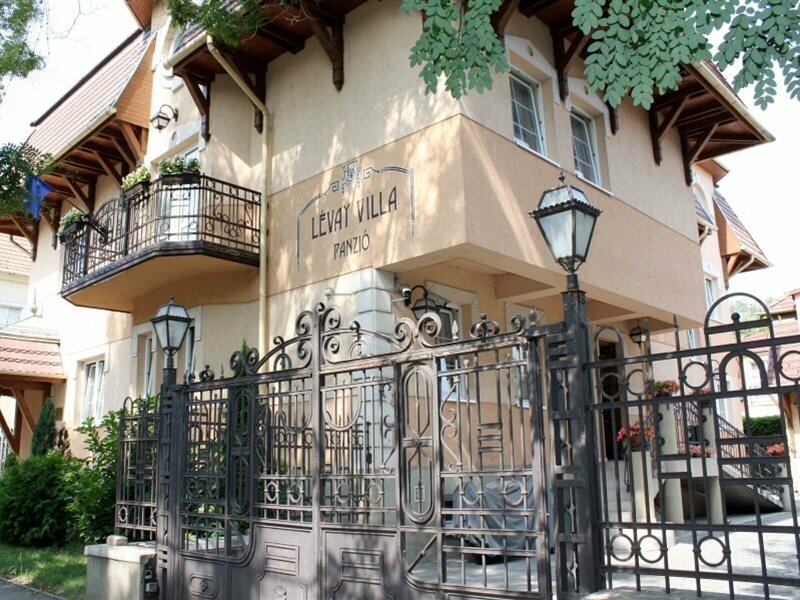 Фото Levay Villa Hotel
