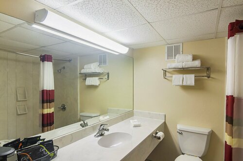 Гостиница Red Roof Inn & Conference Center Lubbock в Лаббоке
