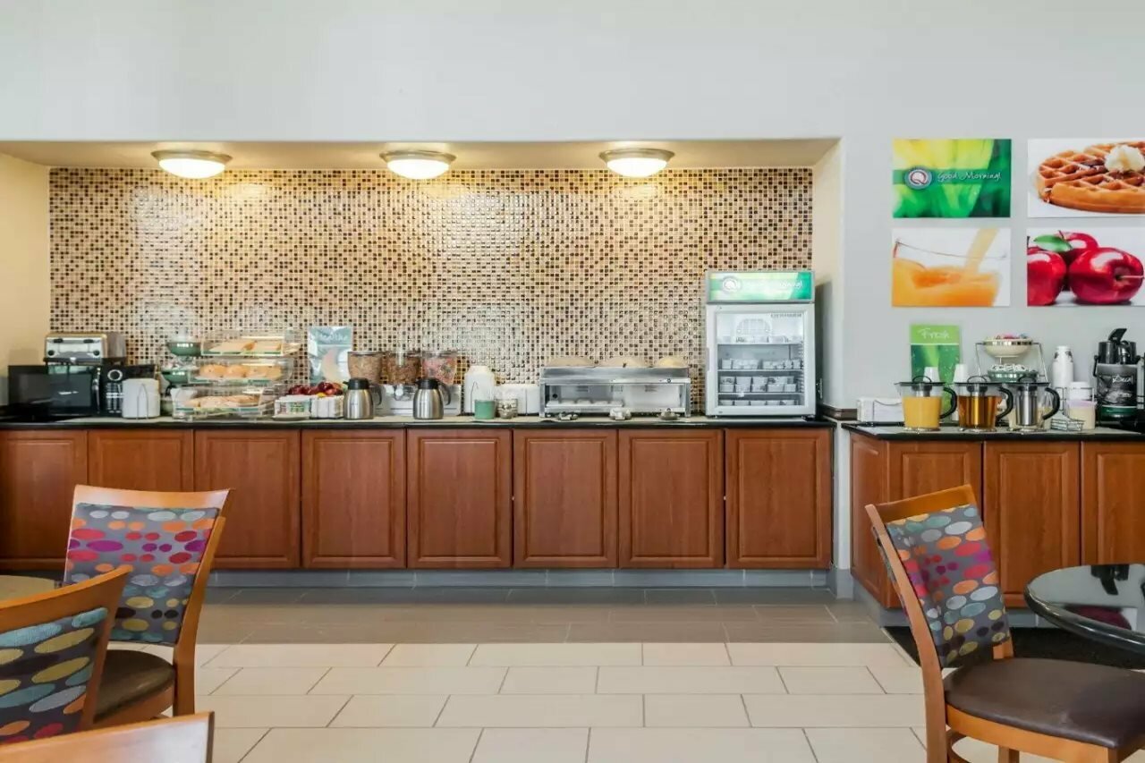 Фото Quality Inn & Suites Albuquerque West