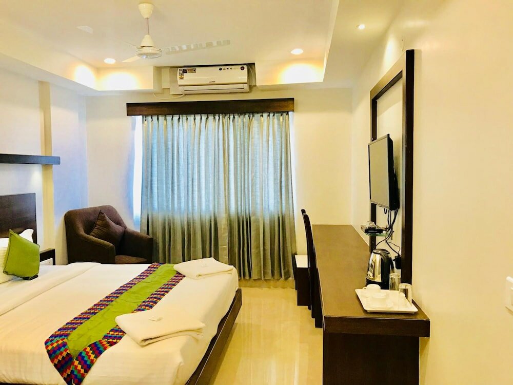 Фото Regalia Inn & Suites