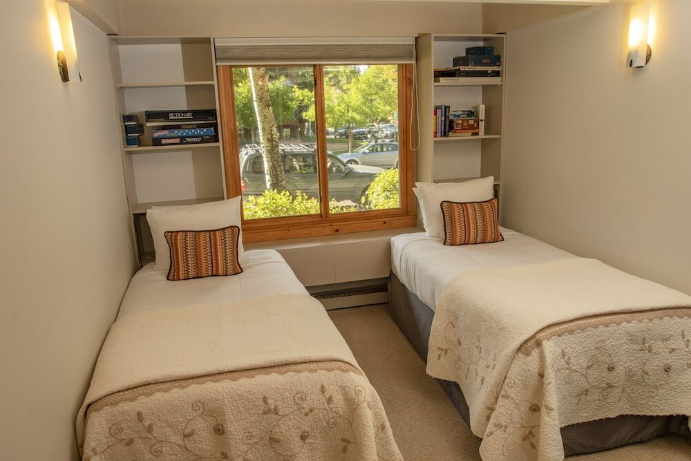 Фото Chateau Blanc Condominiums