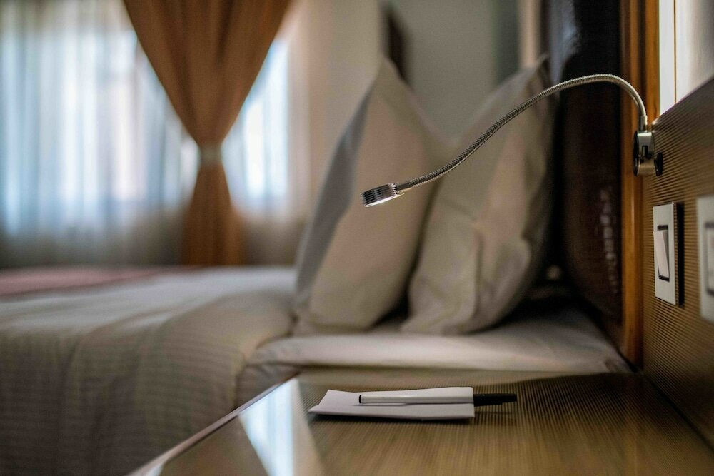 Фото Alphaplus Apartments