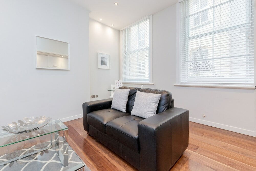 Фото Roomspace Apartments -Sterling House