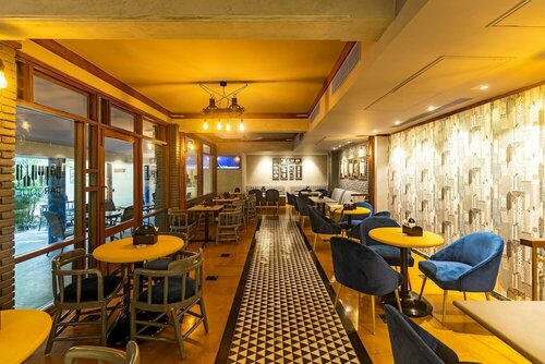 Внешний вид отеля Kwality's Motel Shiraz в Бхопале, фото 4