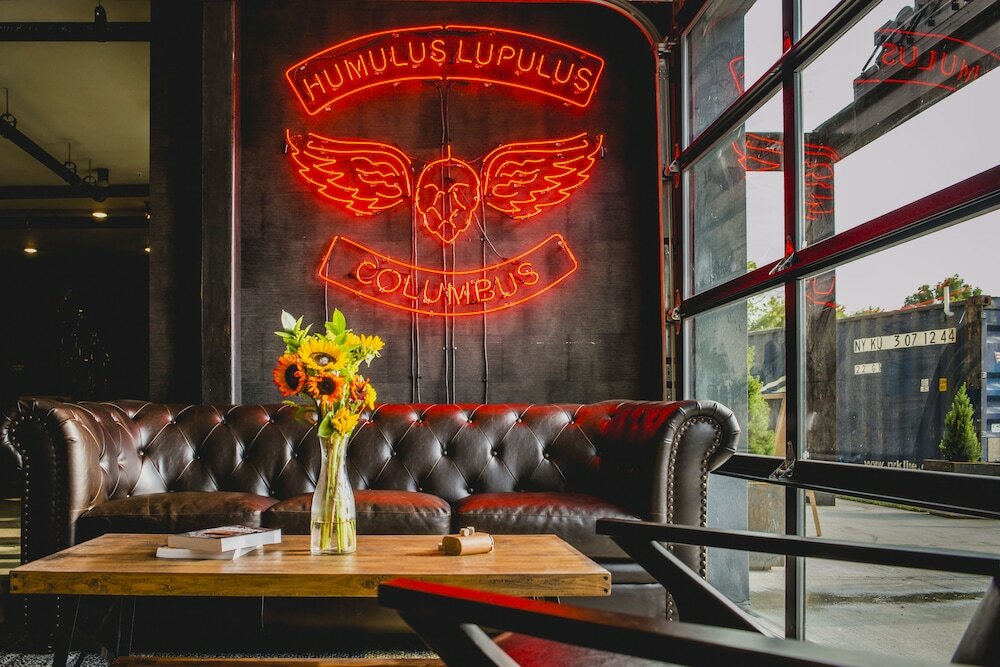 Фото DogHouse Hotel and Brewery